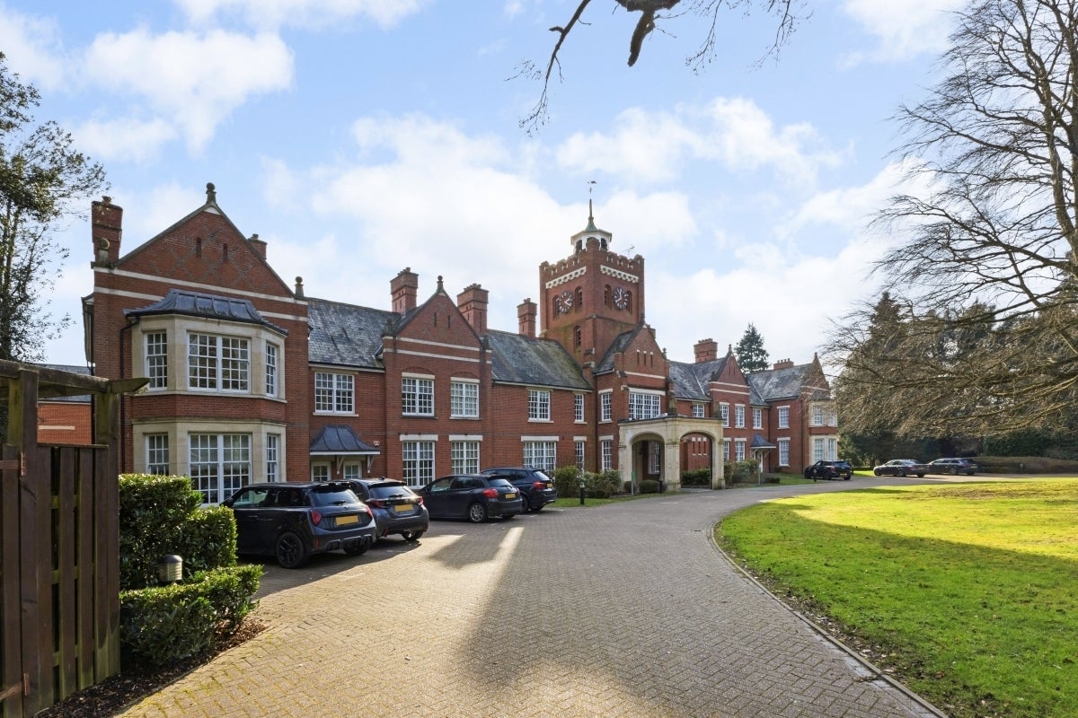Flat Goldring Way in St Albans