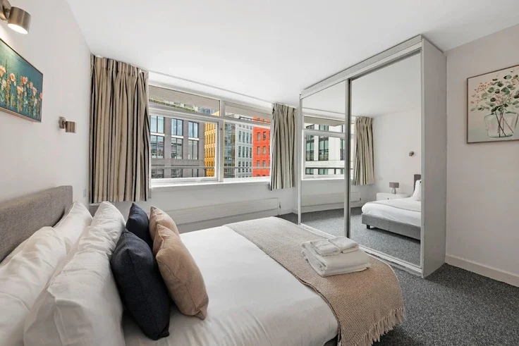 Flat St Giles Square in Greater London