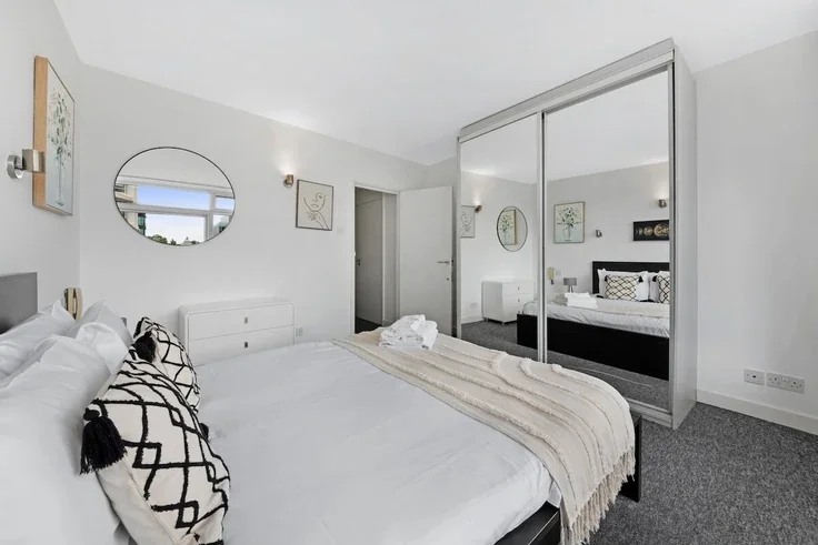 Flat St Giles Square in Greater London