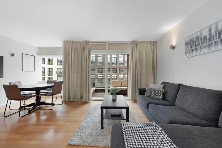 Flat St Giles Square in Greater London