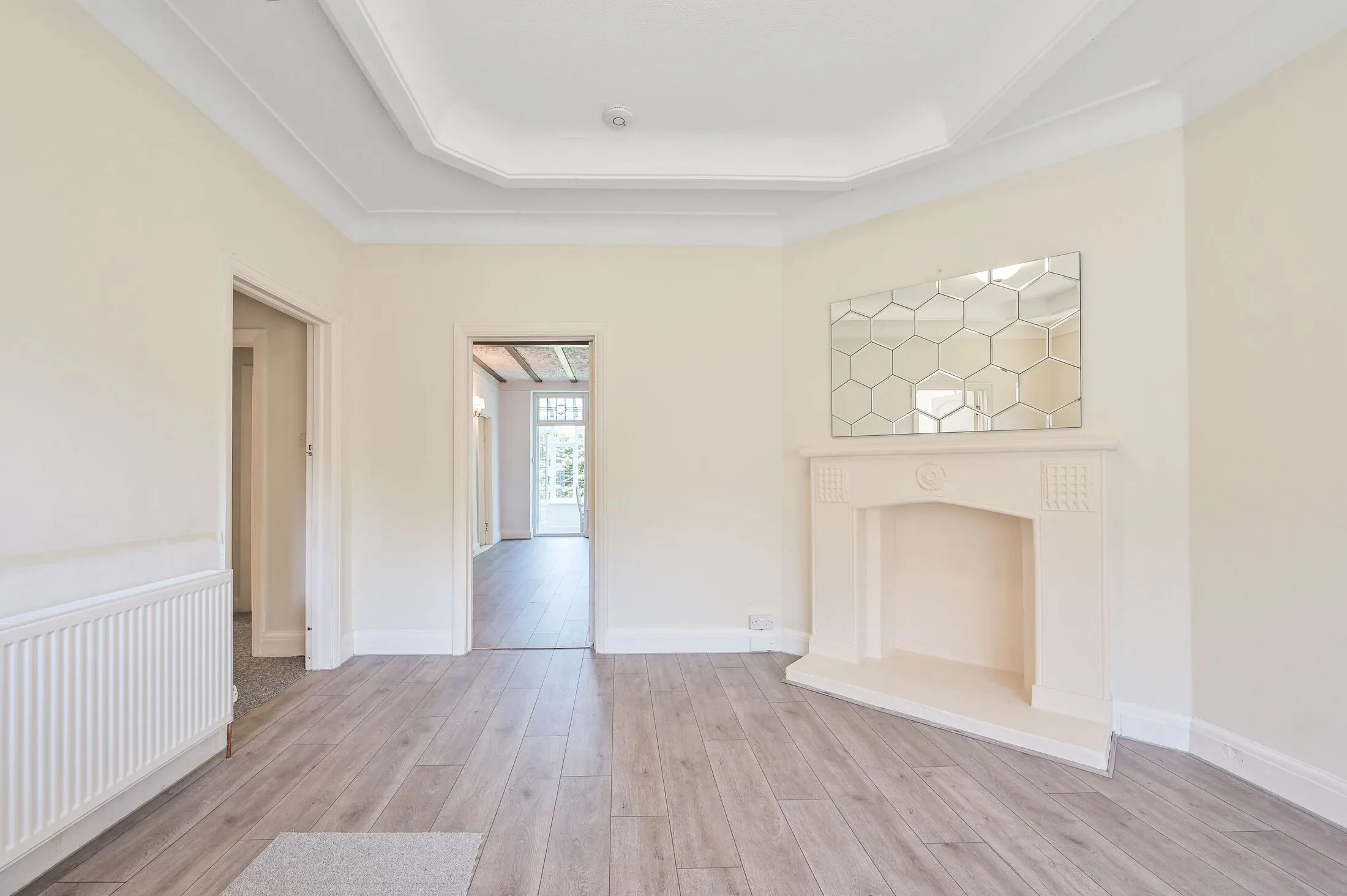 Flat Armitage Road in Greater London