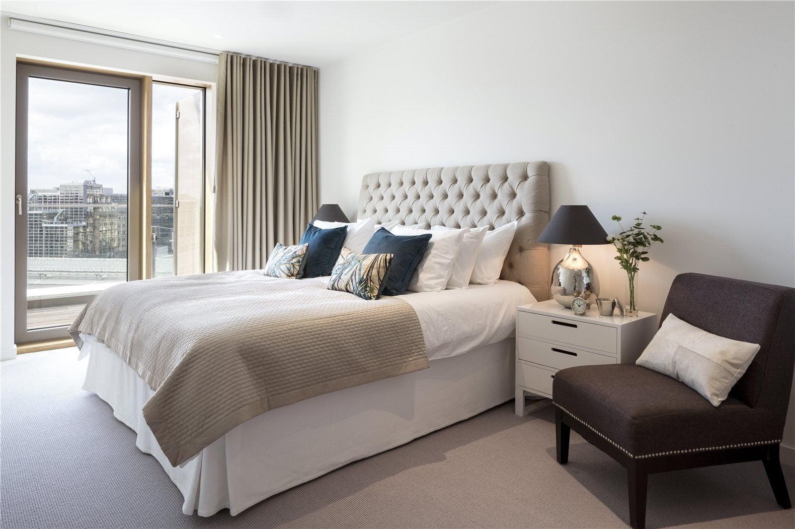 Flat Neathouse Place in City of Westminster