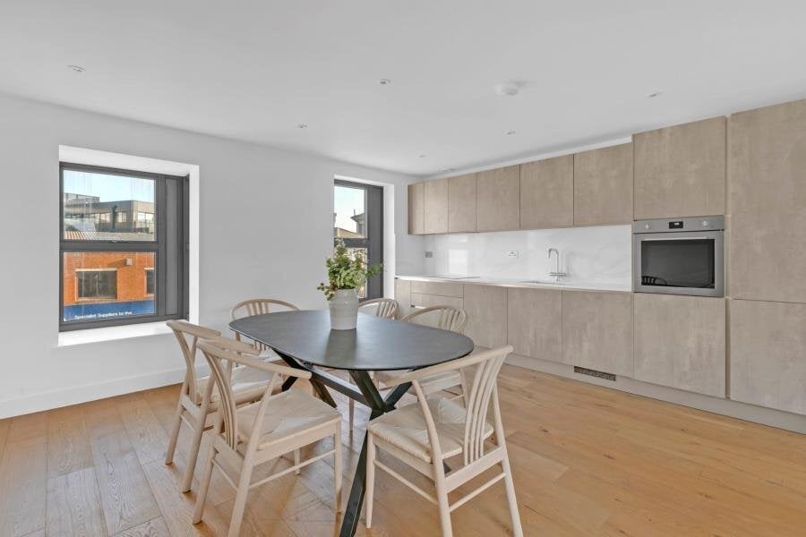 Flat Marquis Road in Greater London