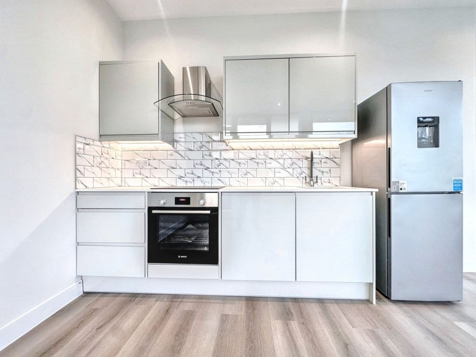 Room Cowley Business Park in Greater London