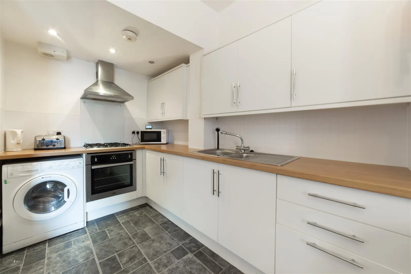 Flat Warwick Street in Newcastle upon Tyne