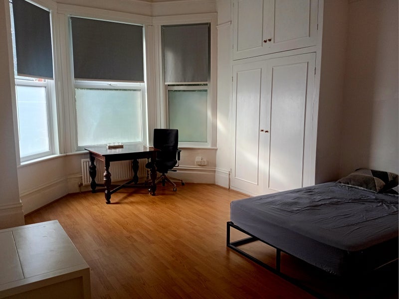 Room Rodway Road in Greater London