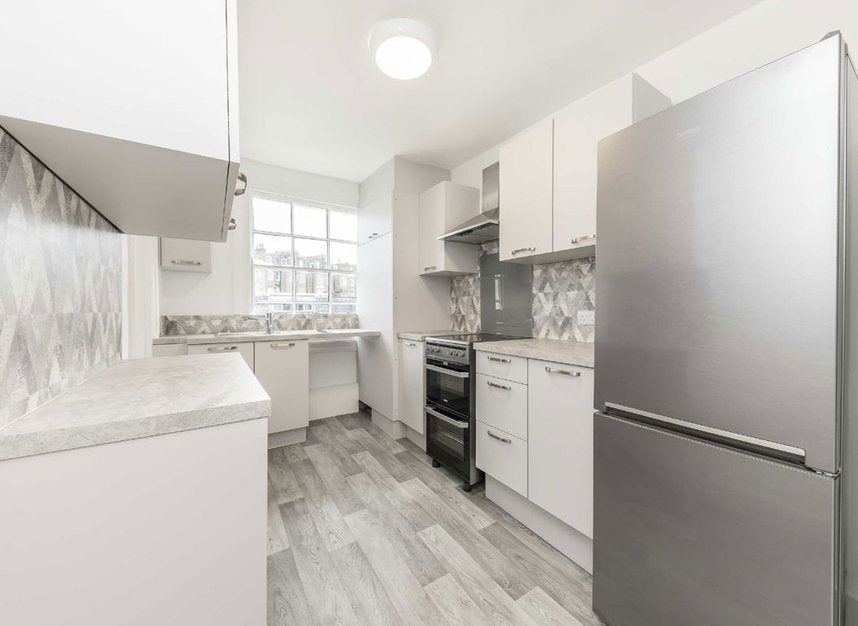 Flat Warwick Way in London