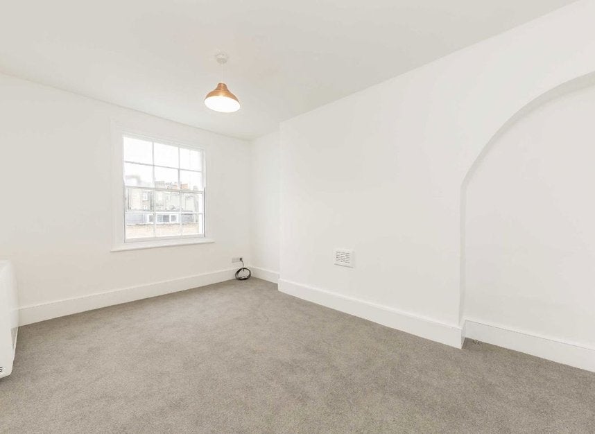 Flat Warwick Way in London