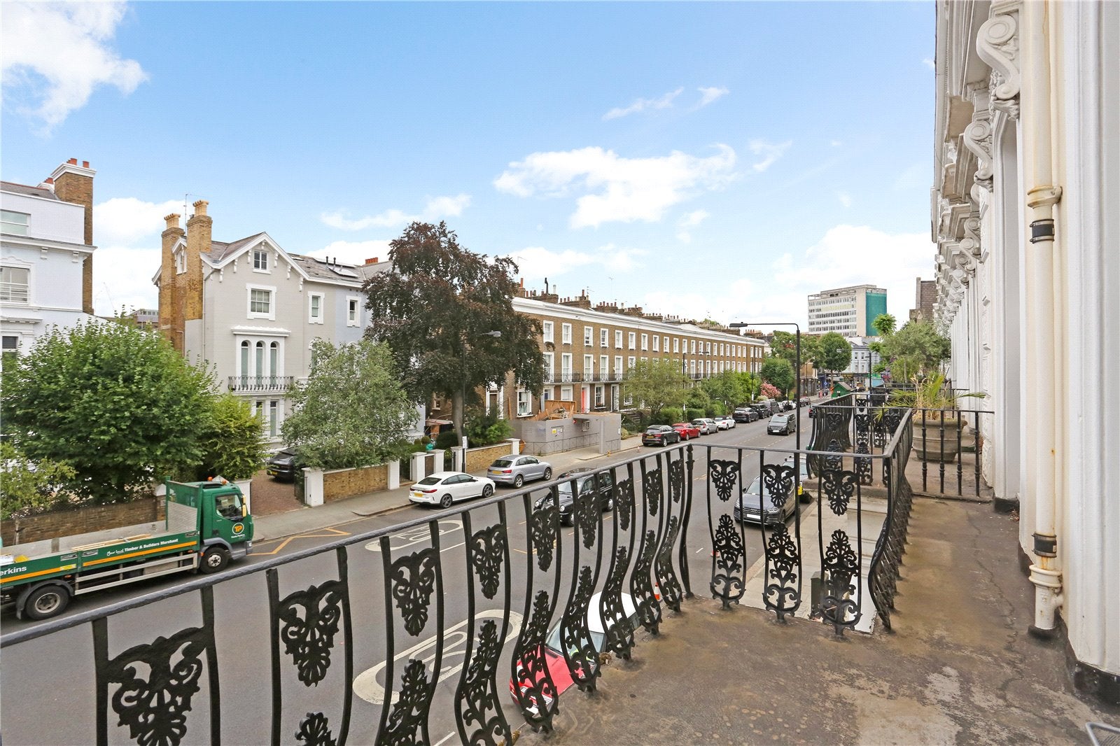 Flat Kensington Park Road in Greater London