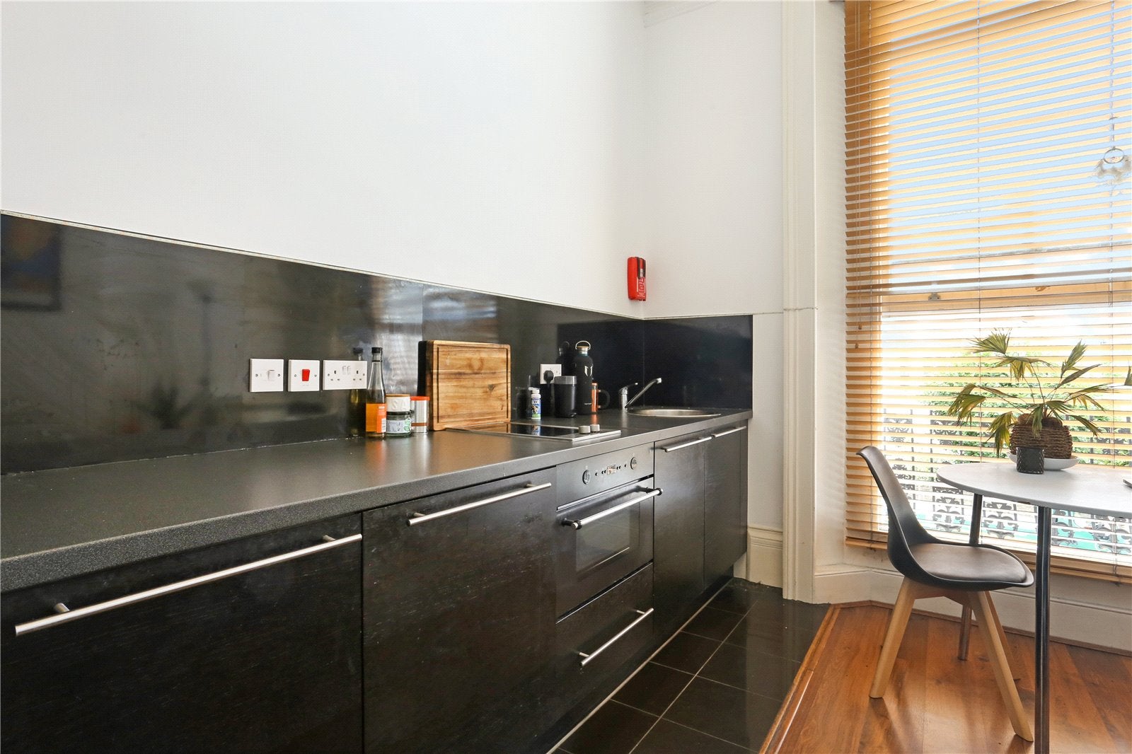 Flat Kensington Park Road in Greater London