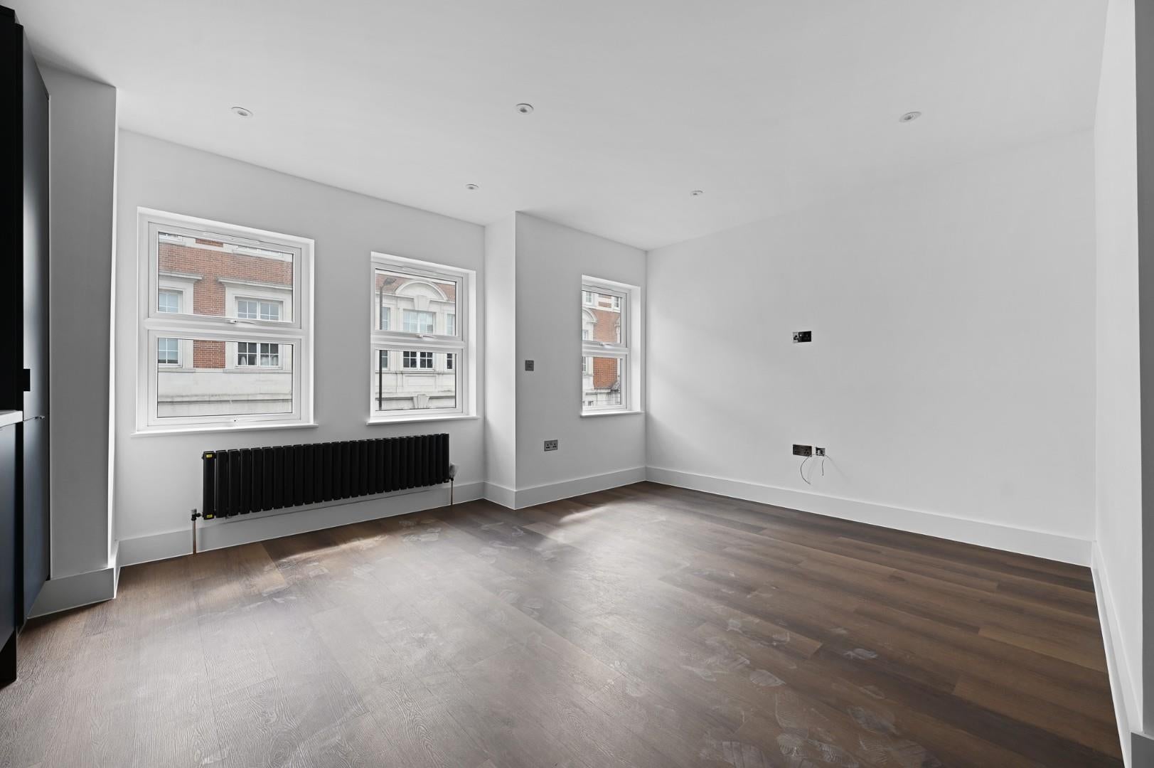 Flat Winchester Street in London