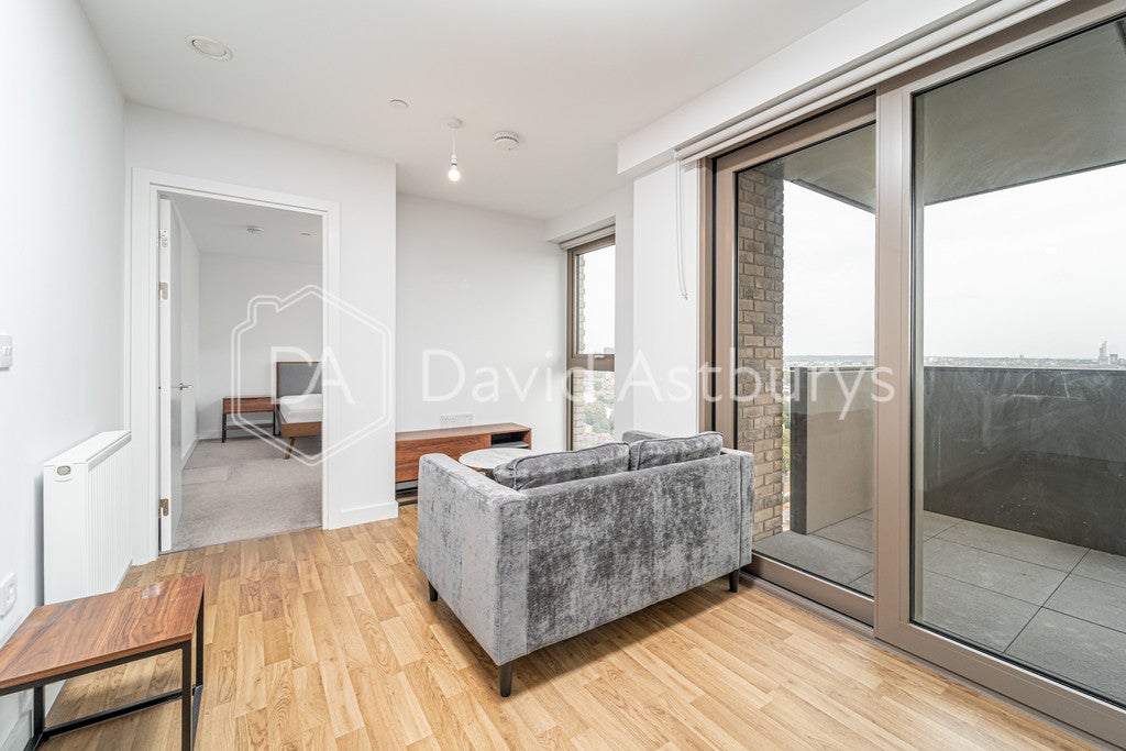 Flat Seven Sisters Road in Greater London