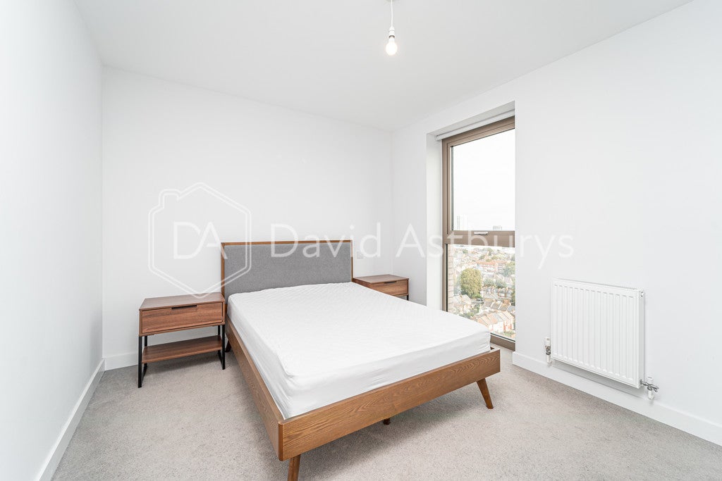 Flat Seven Sisters Road in Greater London