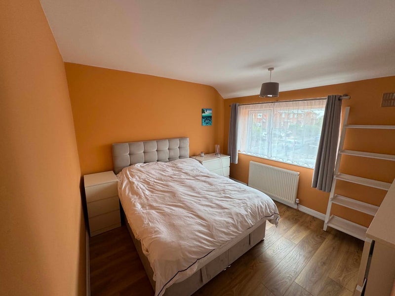 Room Rose Grove in Leeds