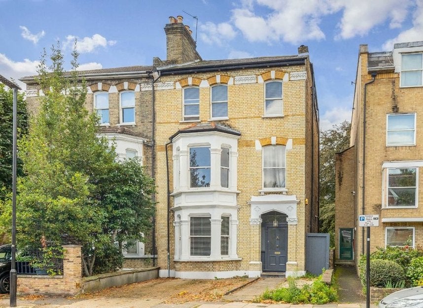 House Wellesley Road in Greater London