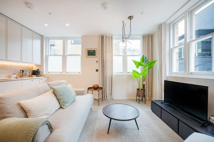 Flat Stukeley Street in Greater London