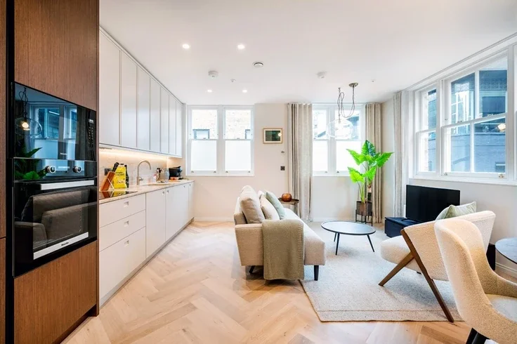 Flat Stukeley Street in Greater London