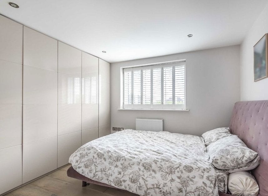 House Oakhurst Close in Greater London