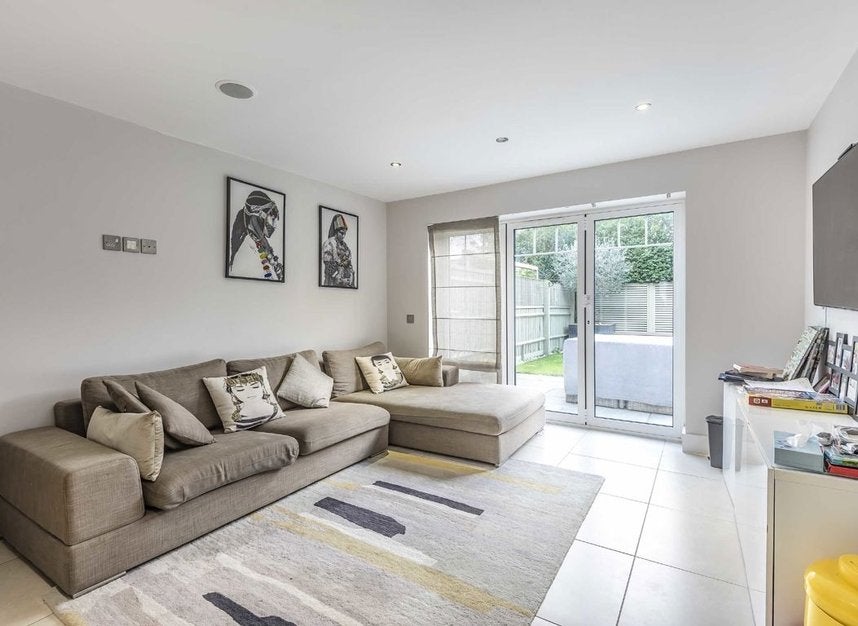 House Oakhurst Close in Greater London