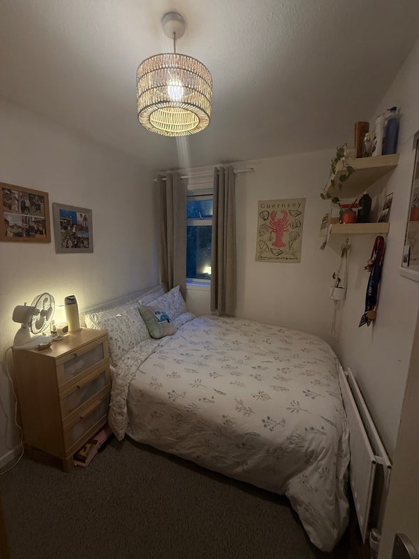 Room Endlesham Road in Greater London