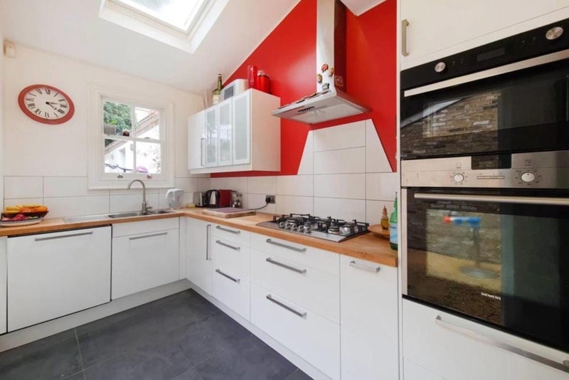 Room Arbour Square in Greater London