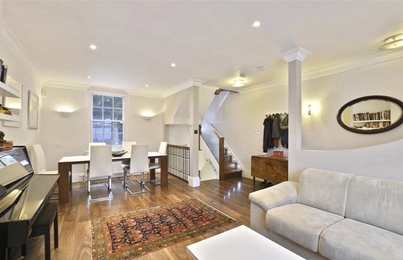 Room Arbour Square in Greater London