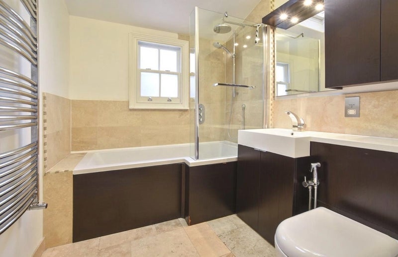 Room Arbour Square in Greater London