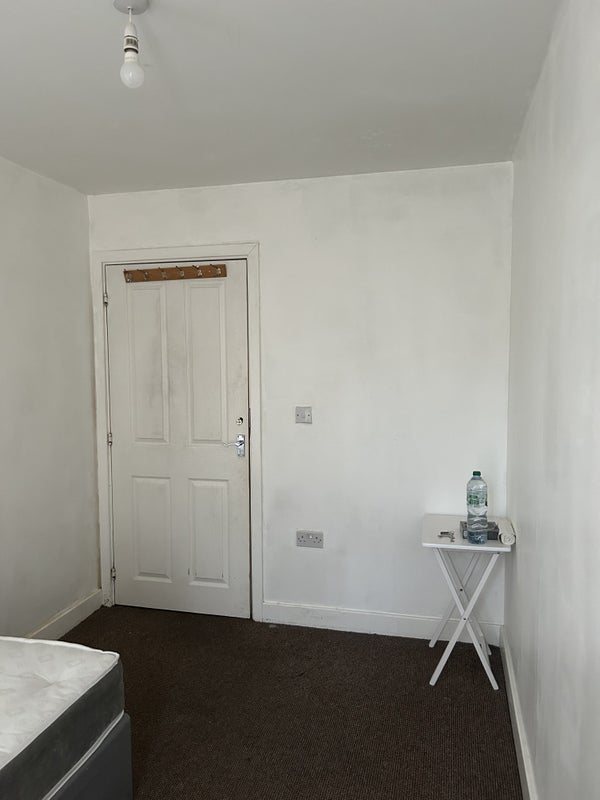 Room Pamela Street in Greater London