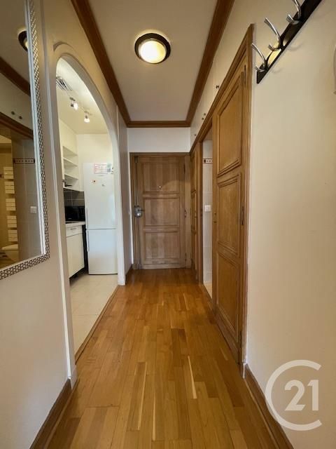 Appartement Place Charles de Gaulle à Paris