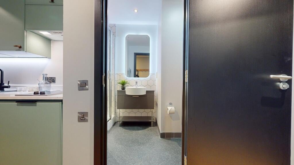 Flat First Way in Greater London