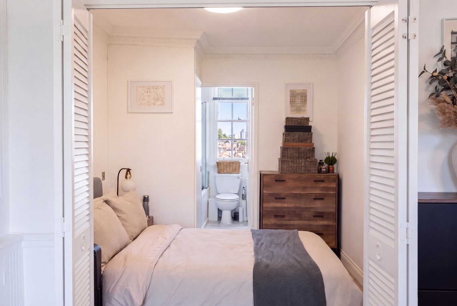 Flat Brompton Square in Greater London