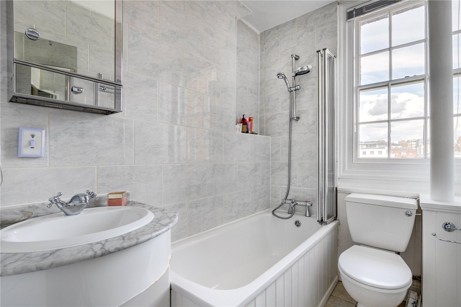 Flat Brompton Square in Greater London