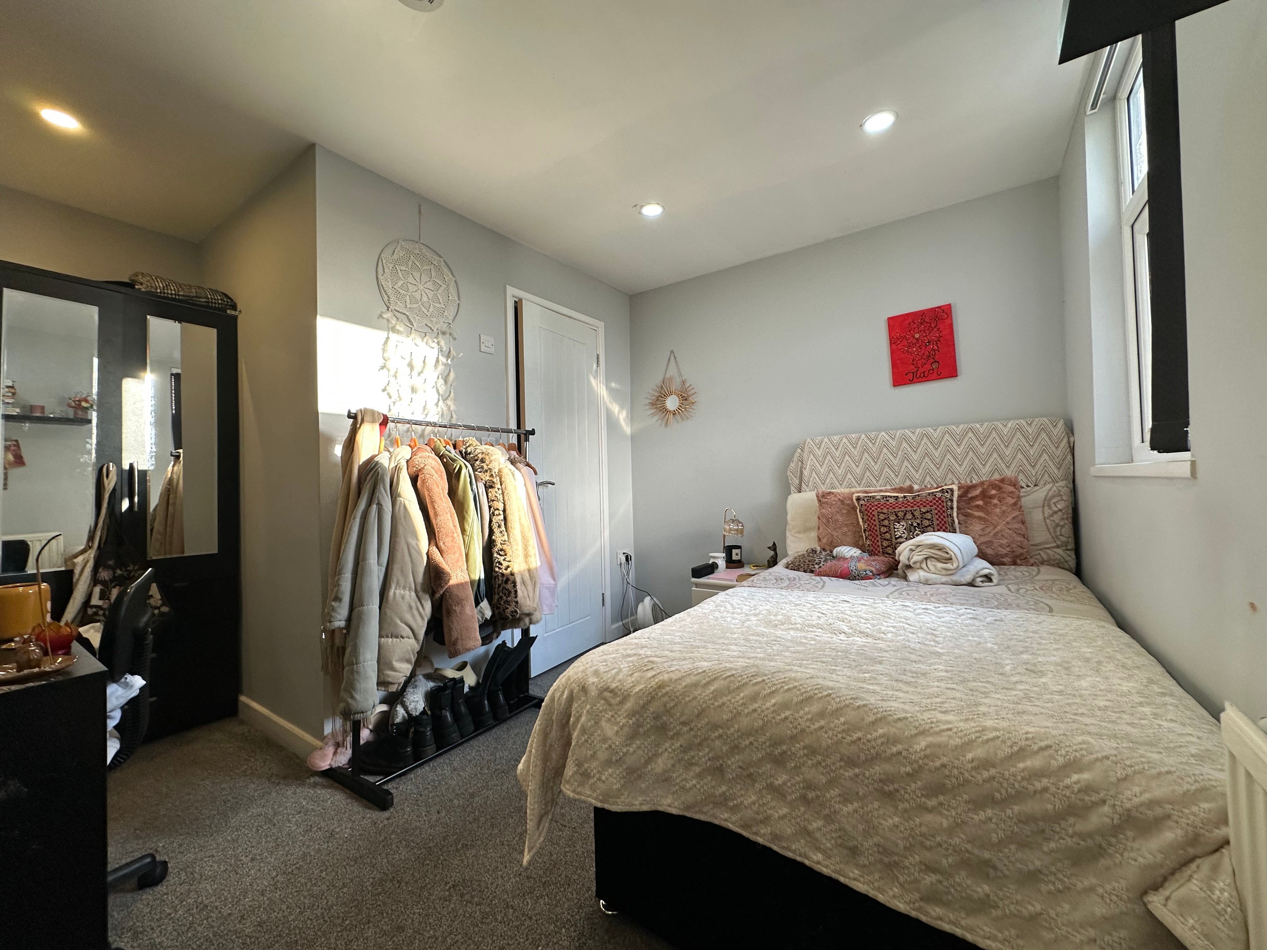 Room Hubert Road in Birmingham