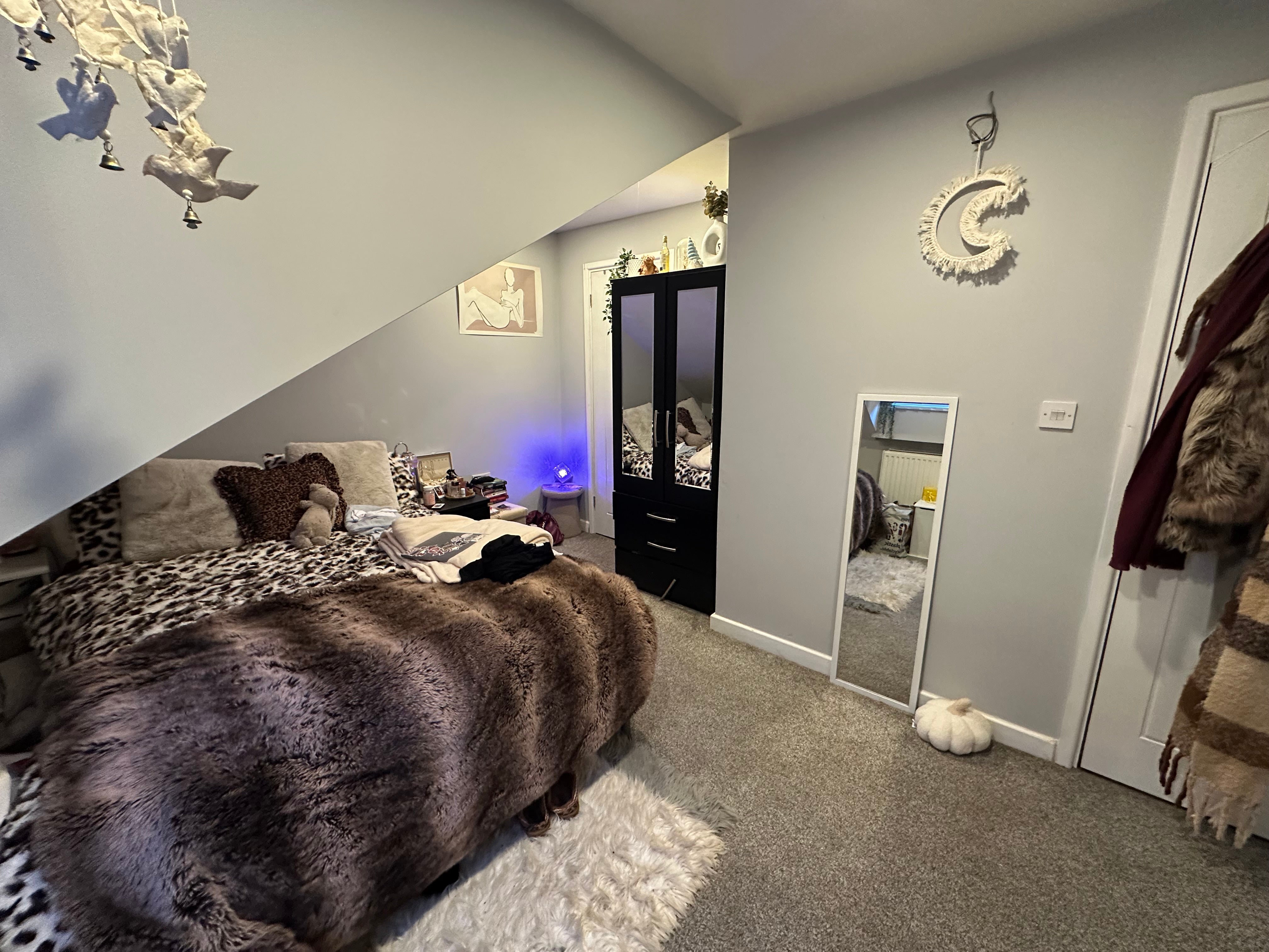 Room Hubert Road in Birmingham