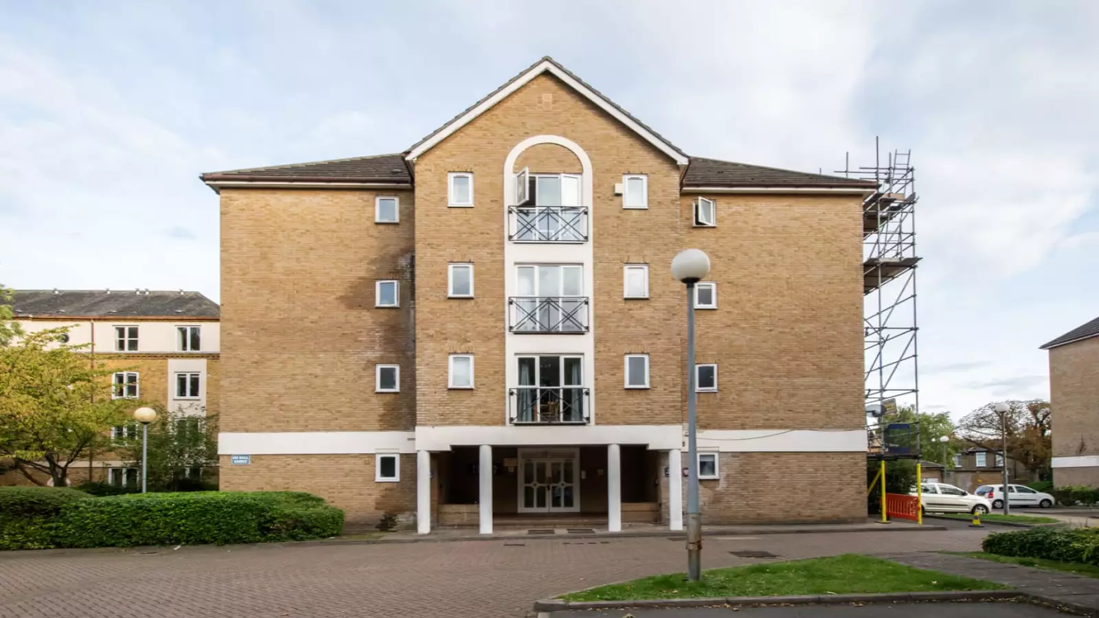Room Heathfield Court in Greater London