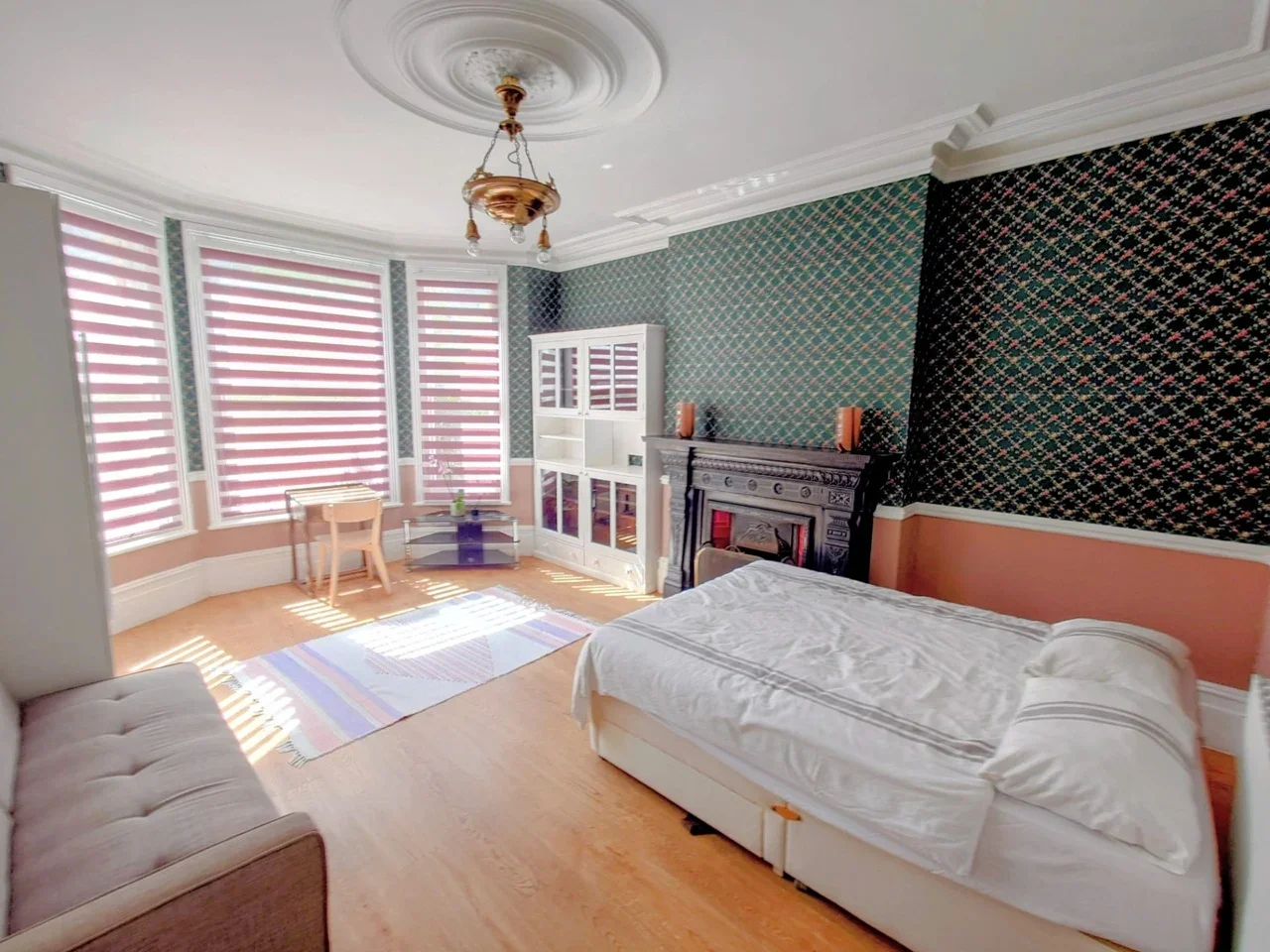 Room Muswell Avenue in Greater London