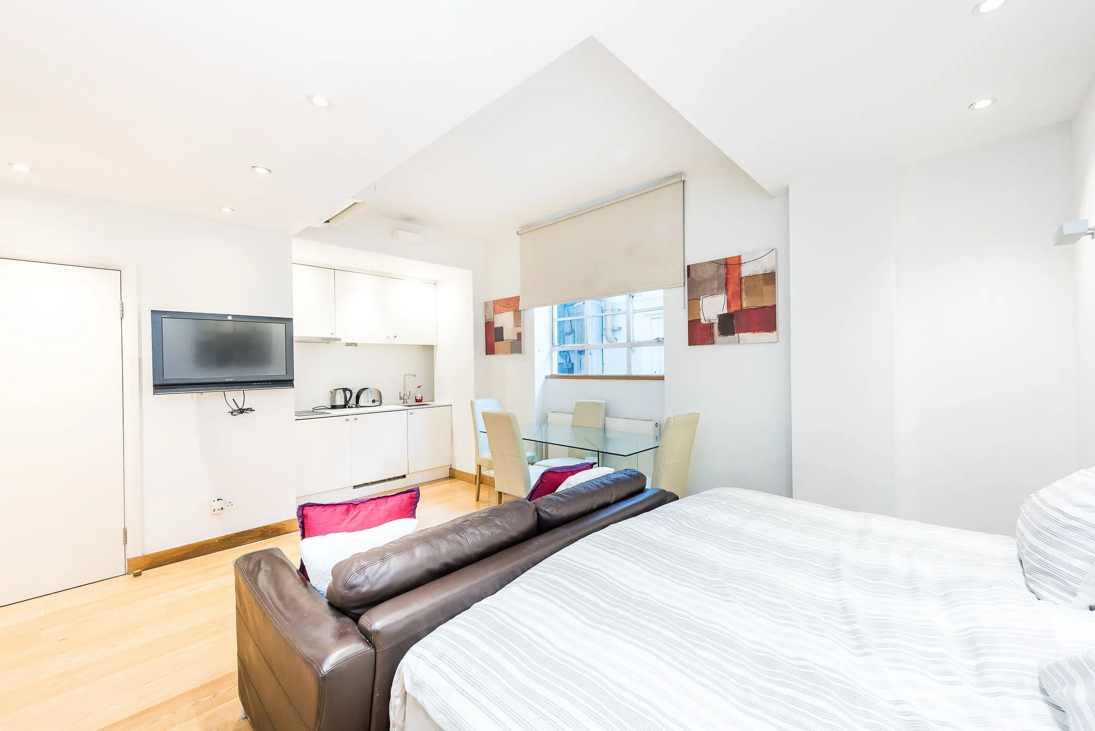 Flat Princes Gate in City of Westminster