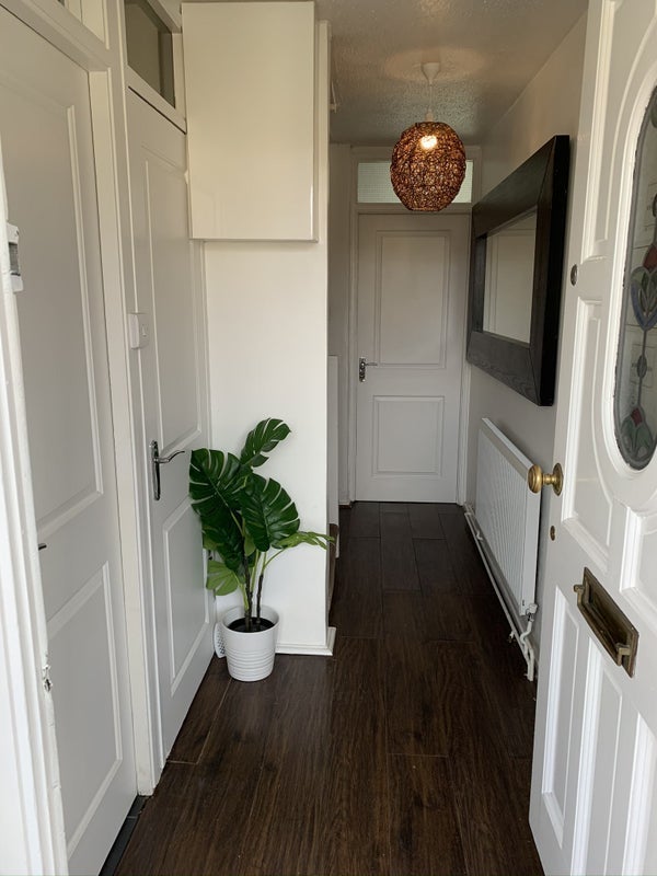 Room Surrey Lane in Greater London