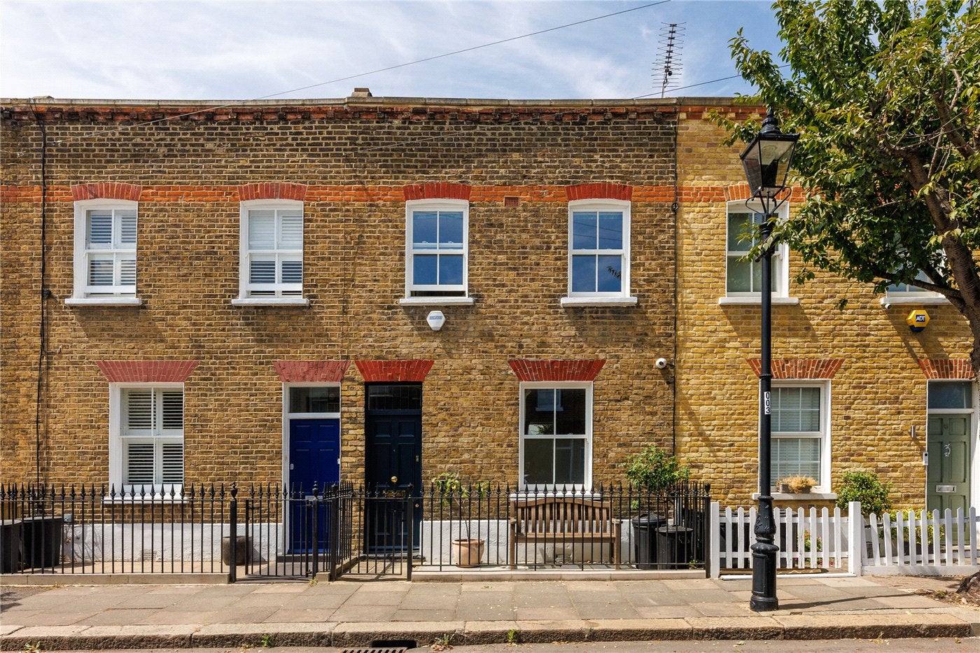 House Lifford Street in Greater London