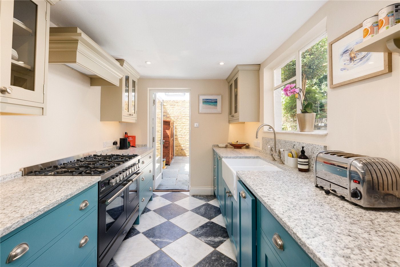 House Lifford Street in Greater London