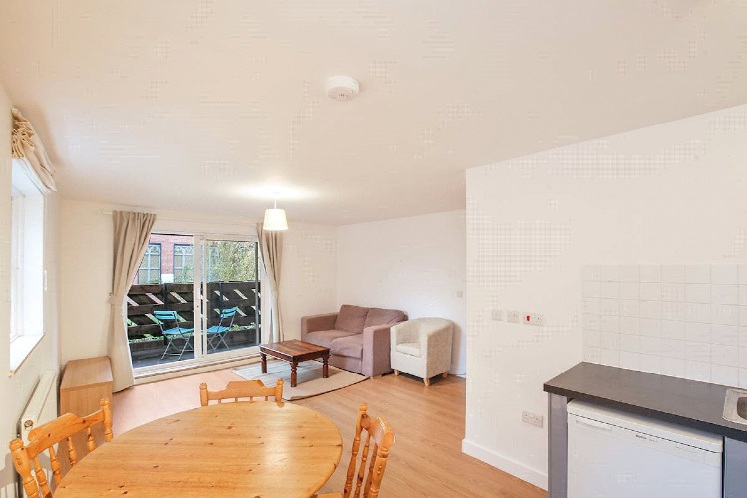 Flat Sewardstone Road in Greater London