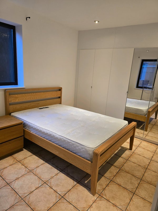 Room Tring Avenue in Greater London