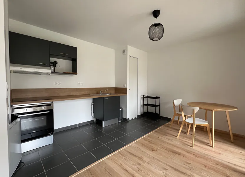 Flat Rue Claude et Simone Millot in Nantes