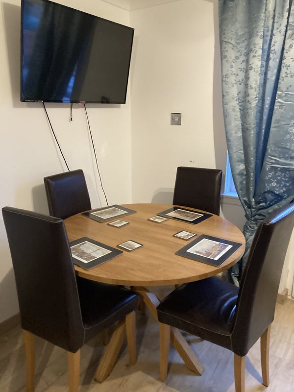 Room Glass Road in Winchburgh