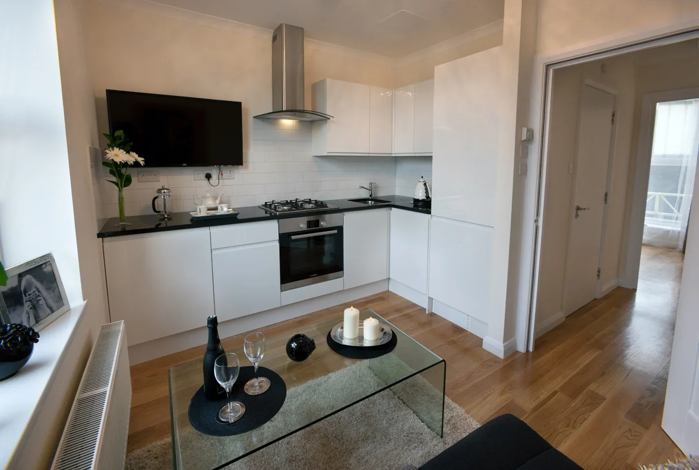 Flat Commercial Road in Greater London