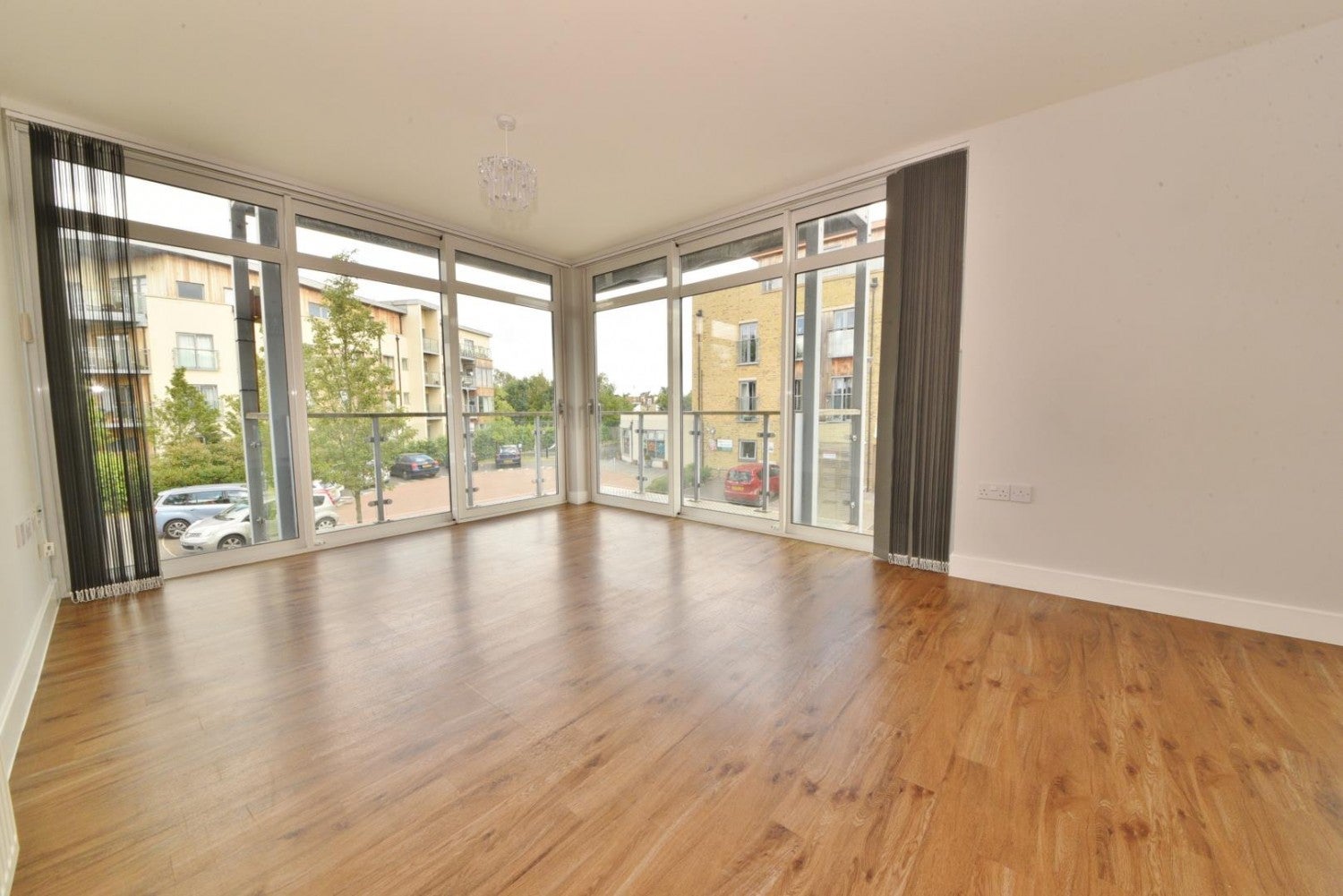 Flat Southcott Road in Greater London