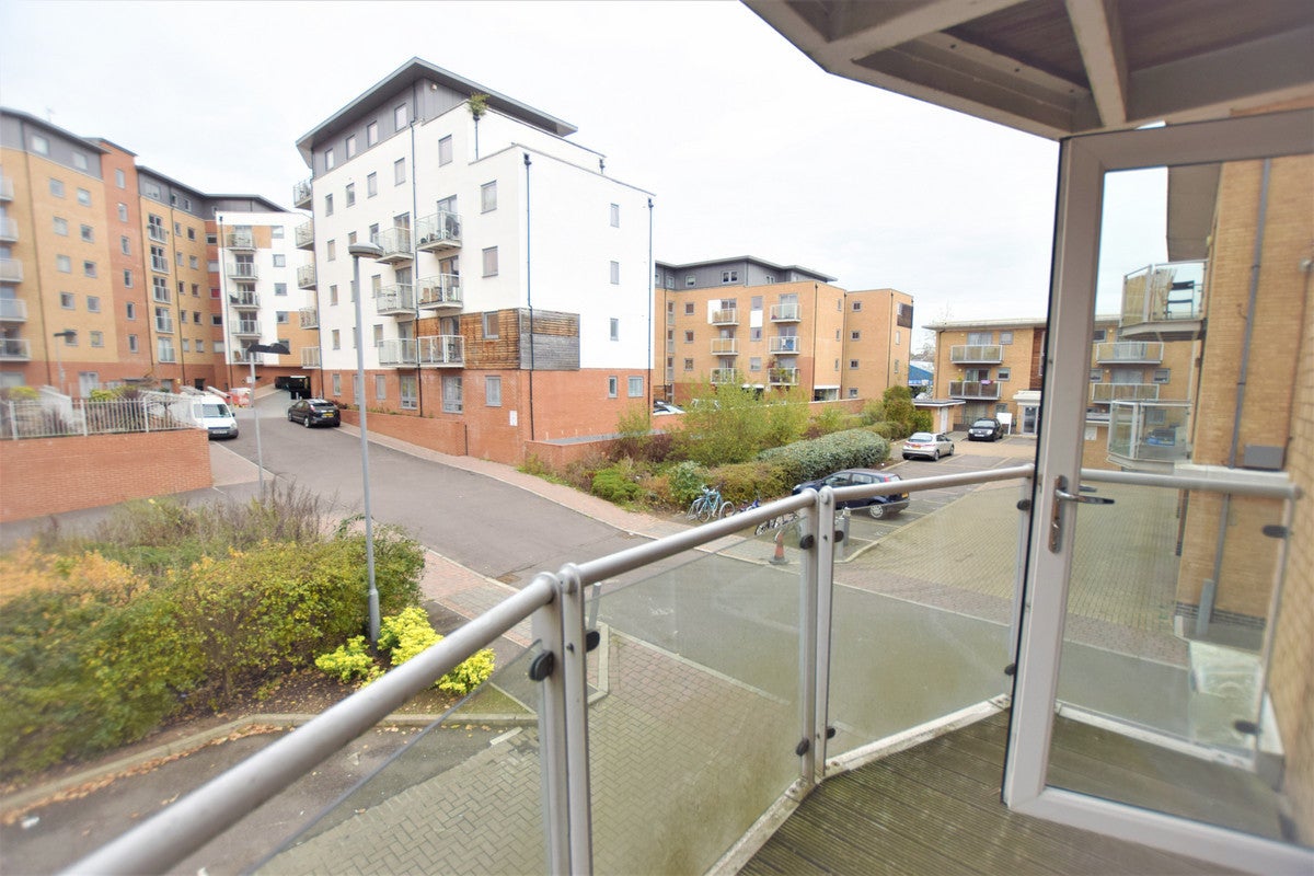 Flat Caelum Drive in Colchester