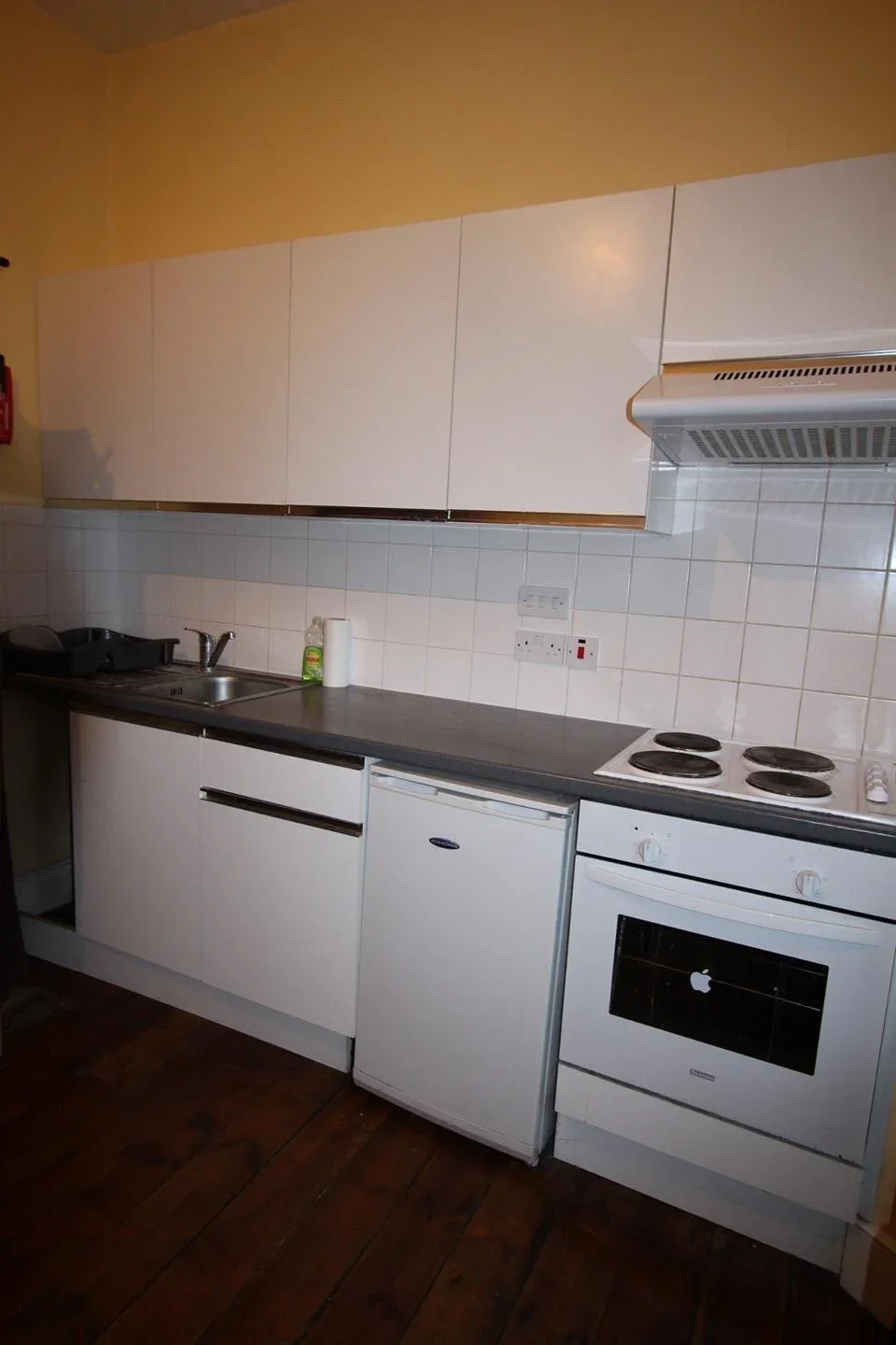 Flat Mountfield Road in Greater London