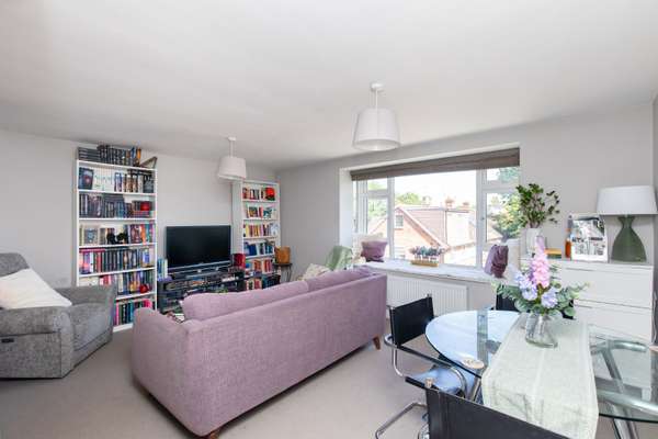 Flat Buttermere Drive in Greater London