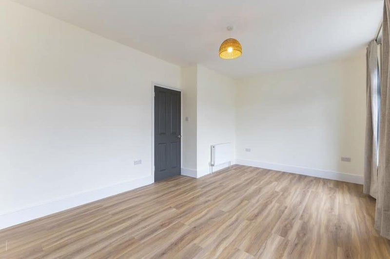 Room Nevett Street in Preston